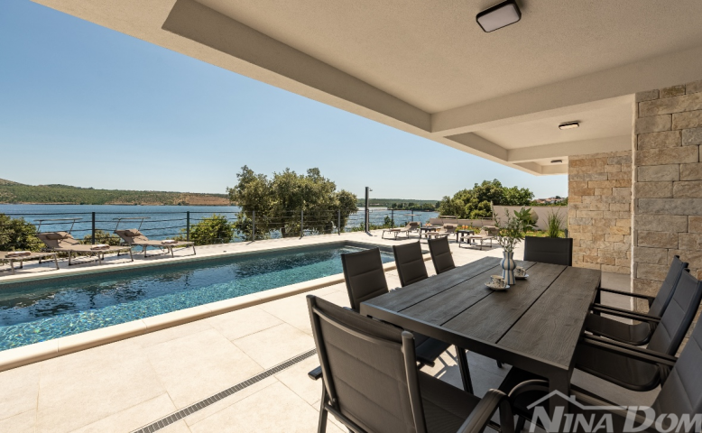 Luksuzna villa u 1. redu do mora – Posedarje, Zadar