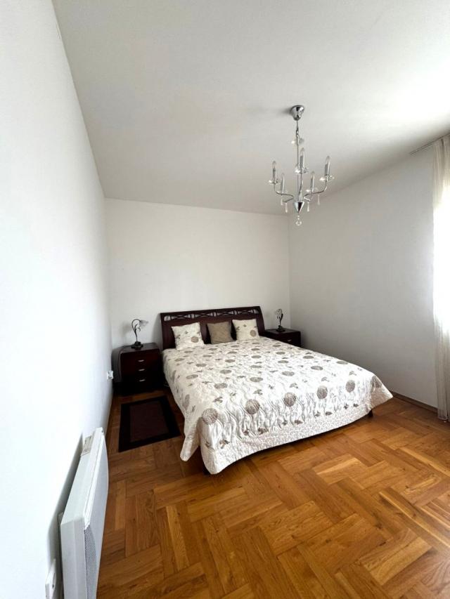 Spacious 85 m² apartment in the center of Bar with stunning views of the sea and mountains