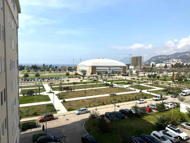 Spacious 85 m² apartment in the center of Bar with stunning views of the sea and mountains