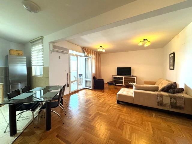 Spacious 85 m² apartment in the center of Bar with stunning views of the sea and mountains