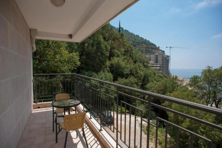 Porodična vila 100m od plaže, Budva, Perazića do