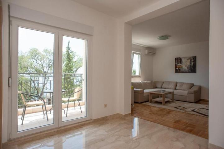 Porodična vila 100m od plaže, Budva, Perazića do