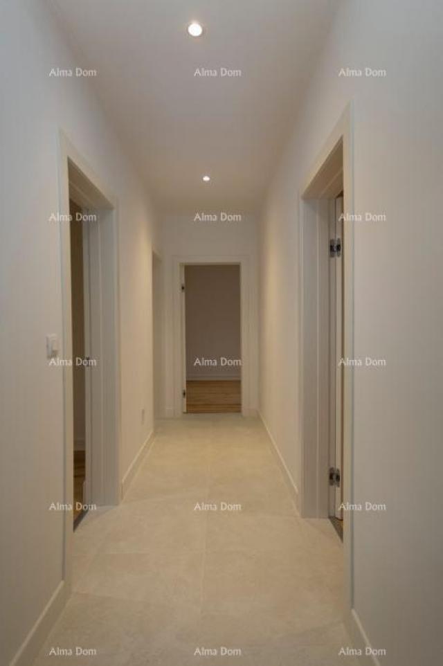 Kuća Kanfanar – Moderna prizemnica s bazenom u mirnom okruženju