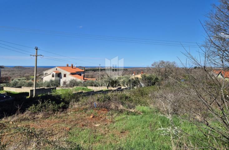 Poreč, okolica, zemljište sa dozvolom za 5 kuća u nizu