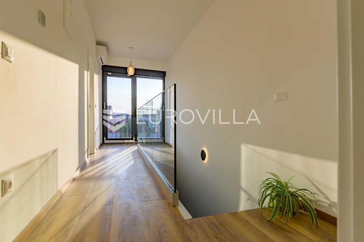 Varaždin, Centar, trosobni stan površine 153,03 m², NOVOGRADNJA
