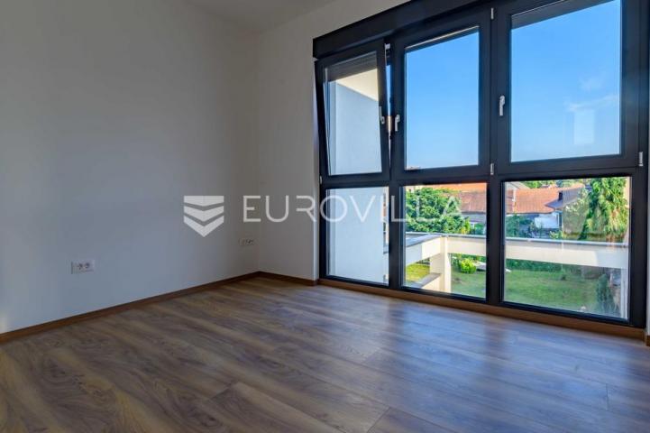 Varaždin, Centar, trosobni stan površine 153,03 m², NOVOGRADNJA