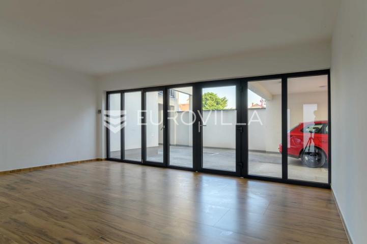 Varaždin, Centar, trosobni stan površine 153,03 m², NOVOGRADNJA