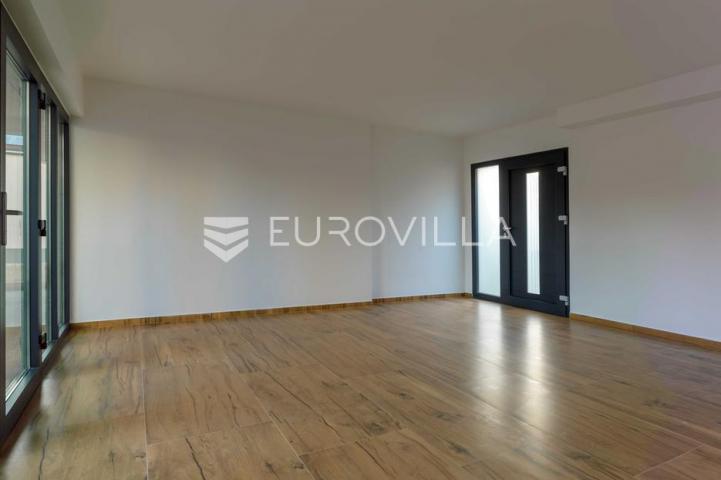 Varaždin, Centar, trosobni stan površine 153,03 m², NOVOGRADNJA