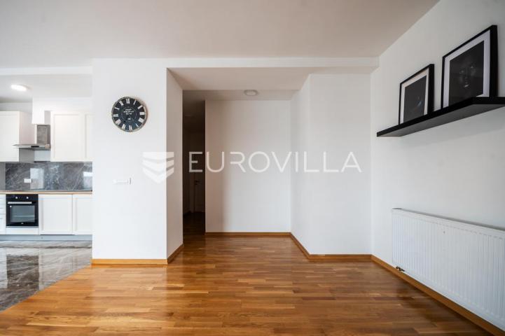 Varaždin, Centar, moderan stan površine 180,46 m²