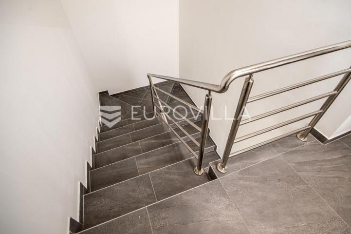 Varaždin, Centar, moderan stan površine 180,46 m²