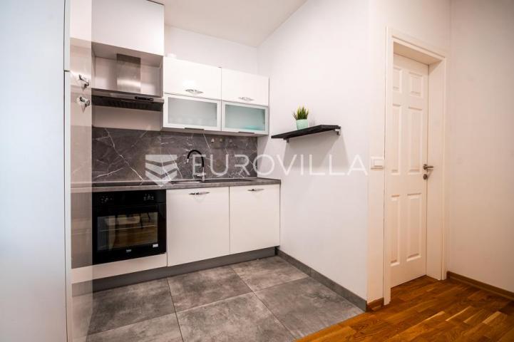 Varaždin, Centar, moderan stan površine 180,46 m²