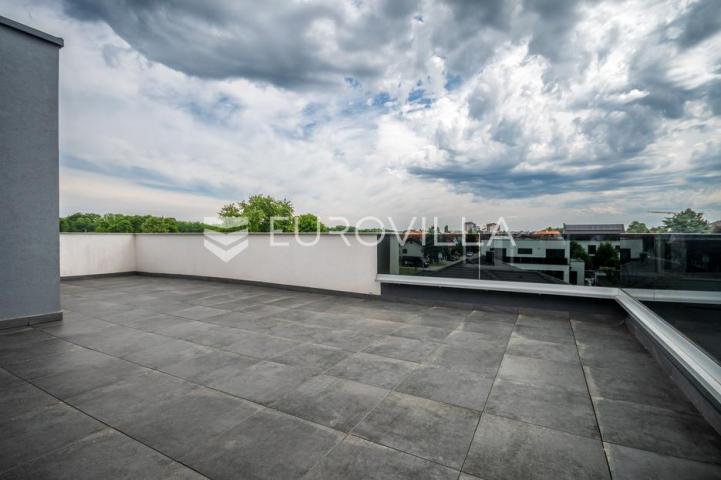 Varaždin, Centar, moderan stan površine 180,46 m²