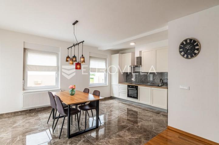 Varaždin, Centar, moderan stan površine 180,46 m²