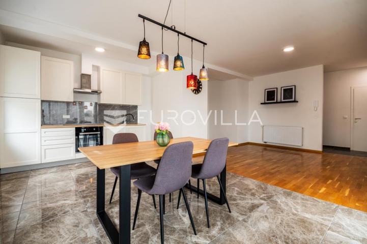 Varaždin, Centar, moderan stan površine 180,46 m²