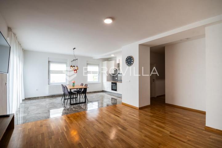 Varaždin, Centar, moderan stan površine 180,46 m²