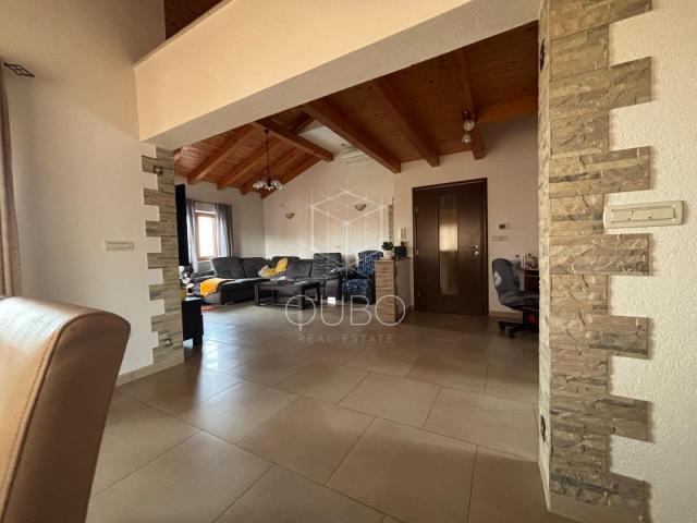 Istra, Poreč – Samostojeća kuća s četiri odvojena stana 