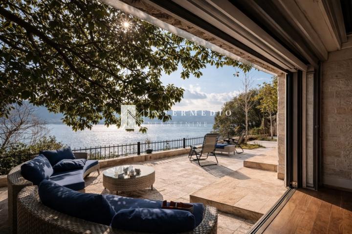 Luxury 3-Bedroom Apartment with Garden and Sea View for Sale – Škver, Herceg Nov