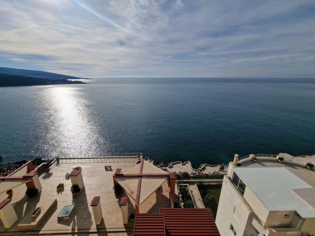 Luksuzni penthous na obali mora sa panoramskim pogledom, Dobre Vode, Bar