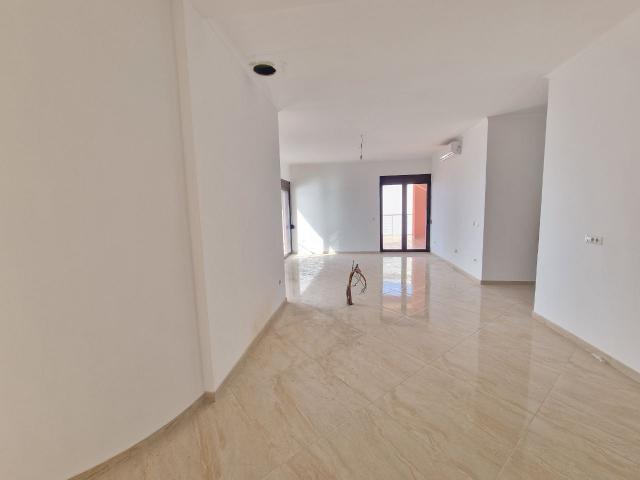 Dva penthaus apartmana na prvoj liniji mora, Dobre Vode, Bar