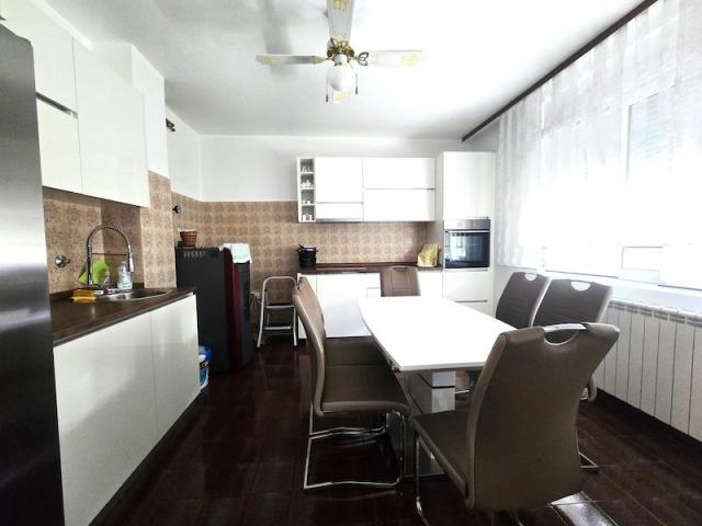 Kuća, 300 m2, Zagorič, Podgorica