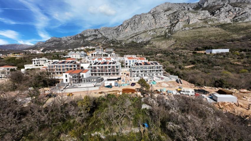 Luksuzna townhouse vila 176 m² sa privatnim bazenom i pogledom na more-Reževići, Budva