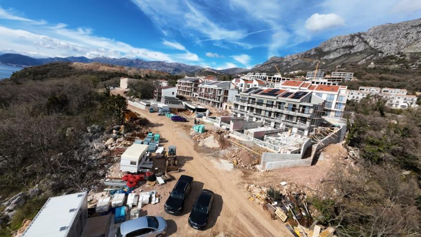 Luksuzna townhouse vila 176 m² sa privatnim bazenom i pogledom na more-Reževići, Budva