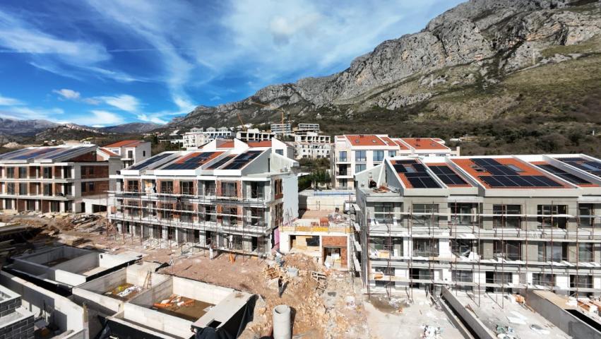 Luksuzna townhouse vila 176 m² sa privatnim bazenom i pogledom na more-Reževići, Budva