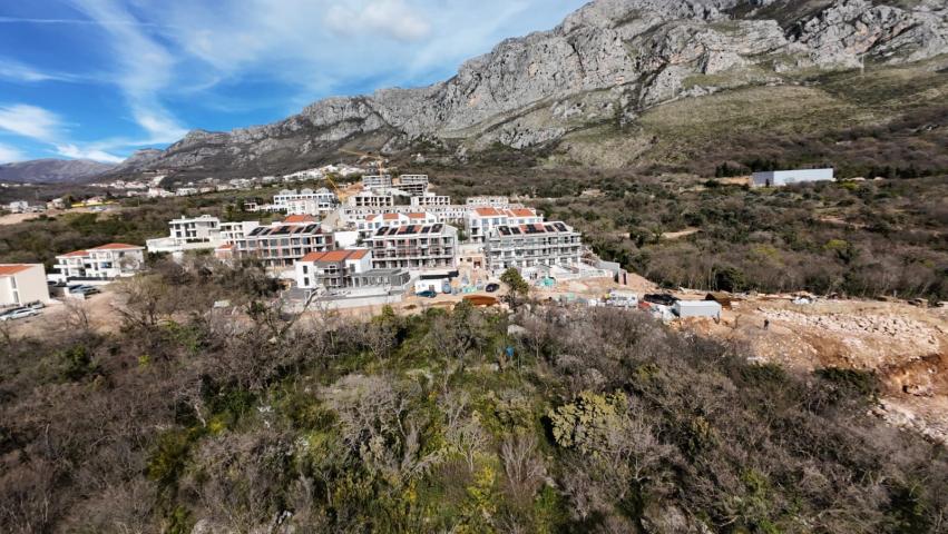 Luksuzna townhouse vila 176 m² sa privatnim bazenom i pogledom na more-Reževići, Budva