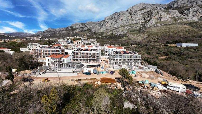 Luksuzna townhouse vila 176 m² sa privatnim bazenom i pogledom na more-Reževići, Budva