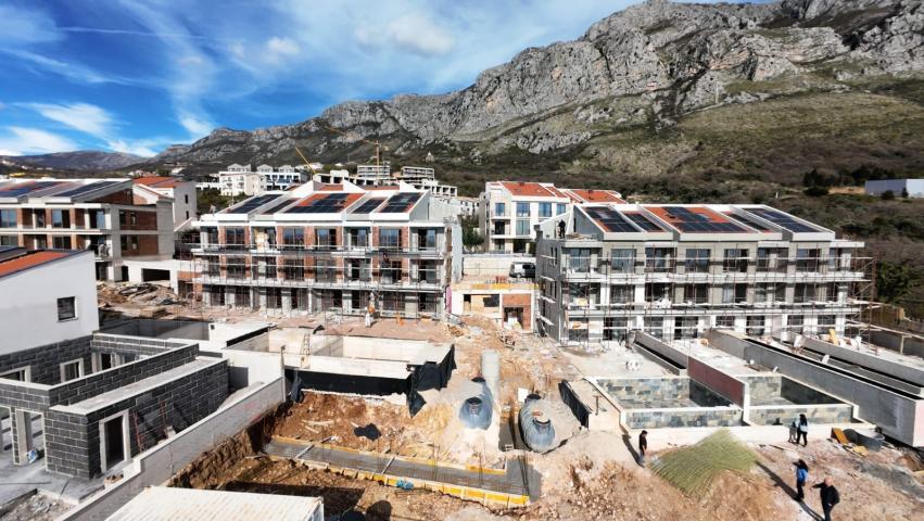 Luksuzna townhouse vila 176 m² sa privatnim bazenom i pogledom na more-Reževići, Budva