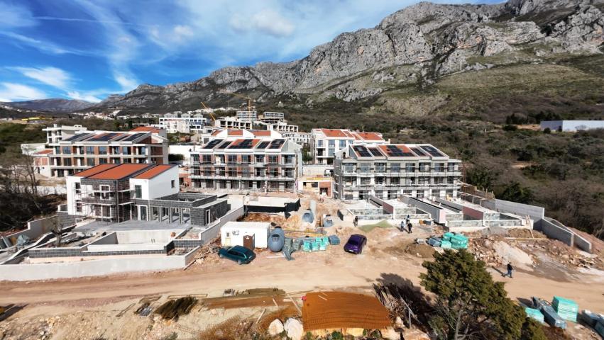 Luksuzna townhouse vila 176 m² sa privatnim bazenom i pogledom na more-Reževići, Budva