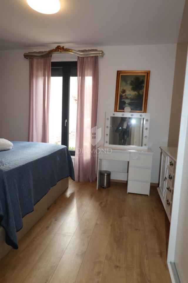 Dvoetažni apartman prvi red do mora nadomak Pule!