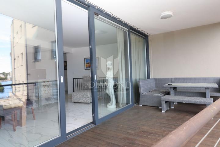 Dvoetažni apartman prvi red do mora nadomak Pule!