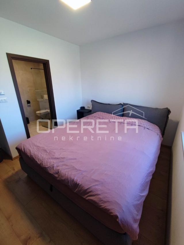 TOP PRILIKA: Luksuznih 108 m² s uporabnom dozvolom – Srce Valdebeka