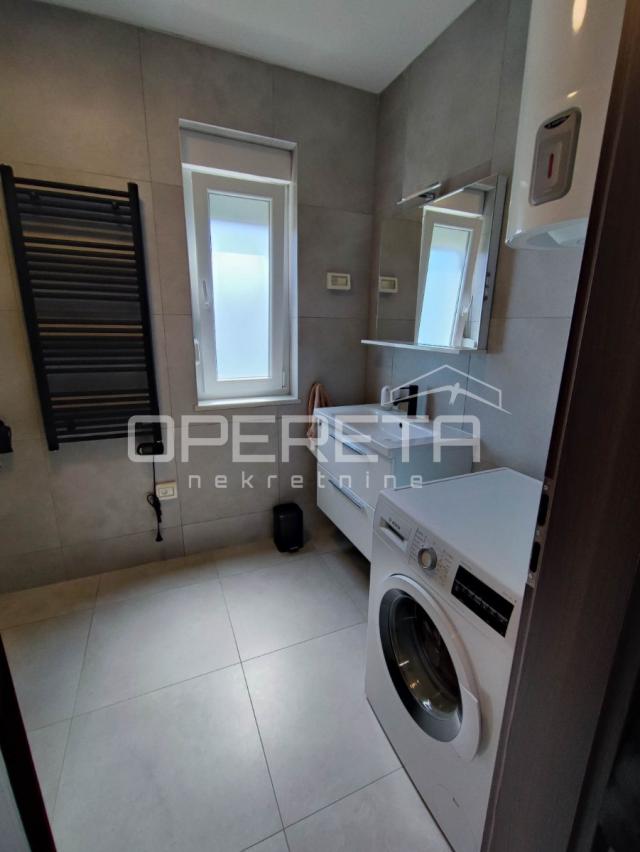 TOP PRILIKA: Luksuznih 108 m² s uporabnom dozvolom – Srce Valdebeka