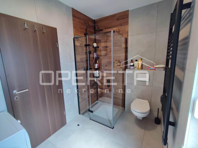 TOP PRILIKA: Luksuznih 108 m² s uporabnom dozvolom – Srce Valdebeka