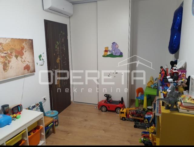 TOP PRILIKA: Luksuznih 108 m² s uporabnom dozvolom – Srce Valdebeka