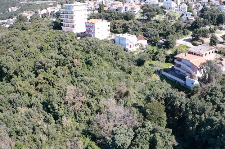 Urbanizovani plac 2600m2 Utjeha