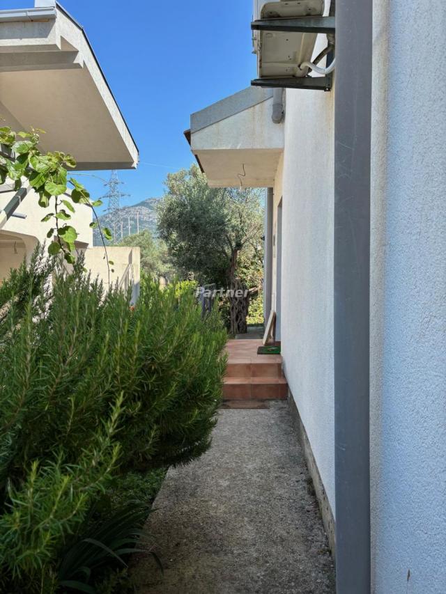 Haus 208 m2, Bjelisi
