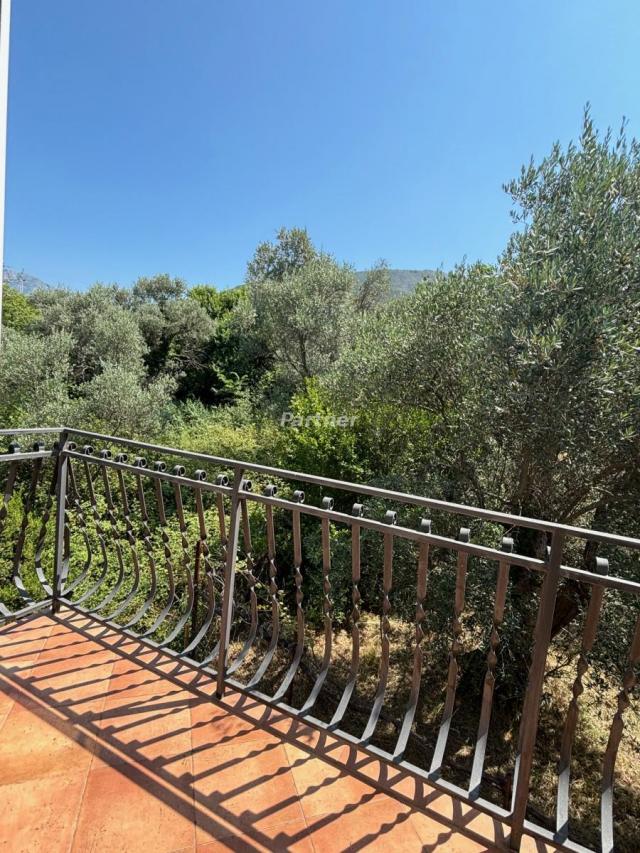 Haus 208 m2, Bjelisi