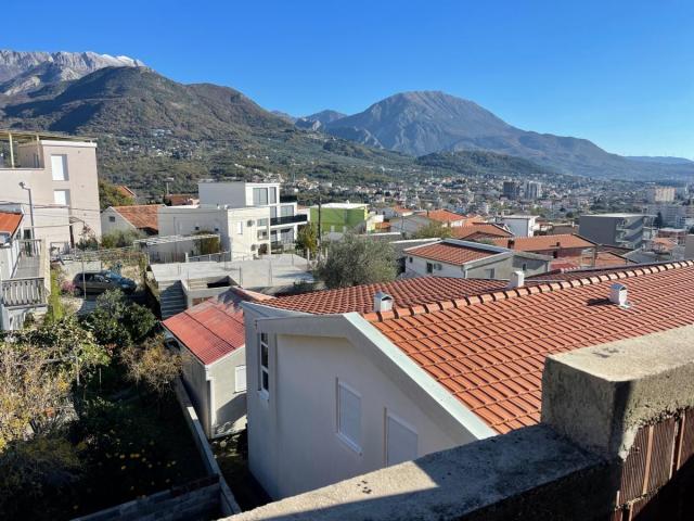 BK-S107  Kuca 370m2 u Susanju s prelijepim pogledom na more i grad Bar