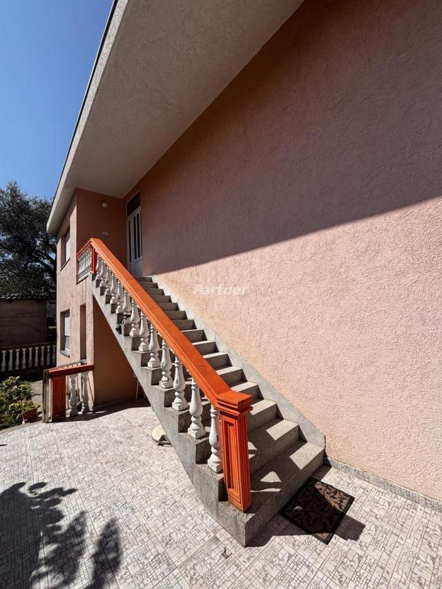 Legalna kuca 330m2 Rena, Bar