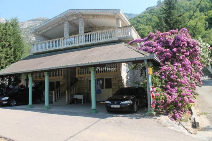 Haus 300 m2 in Misici