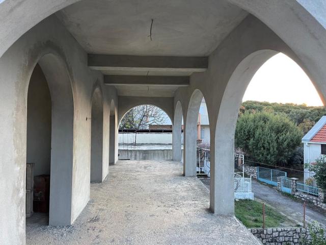Kuca u izgradnji 345m2 Dubrava, Bar