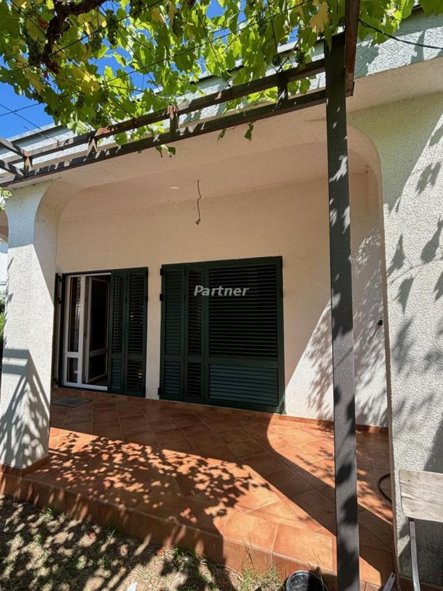 Haus 208 m2, Bjelisi