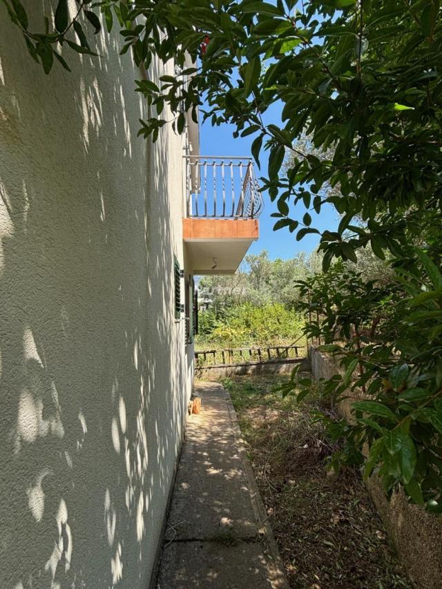 Haus 208 m2, Bjelisi