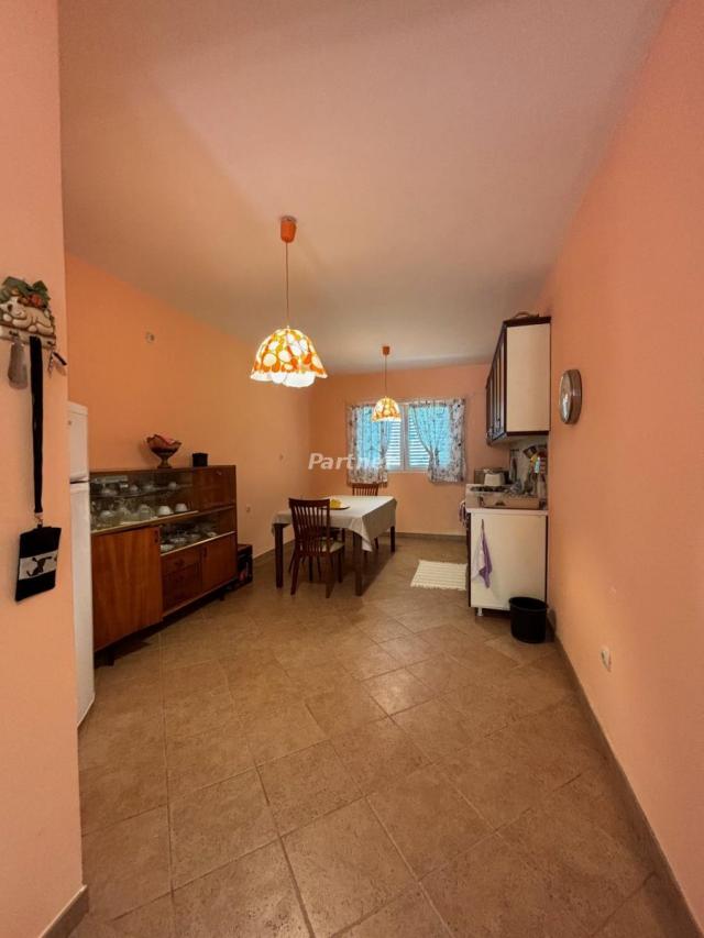 Haus 208 m2, Bjelisi