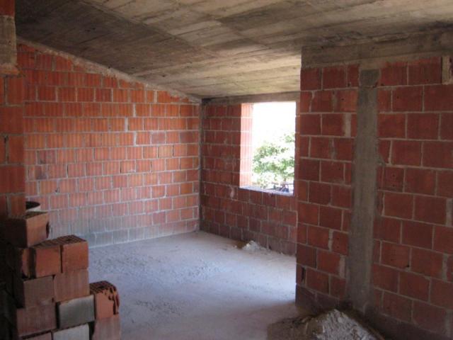 BK-S107  Kuca 370m2 u Susanju s prelijepim pogledom na more i grad Bar