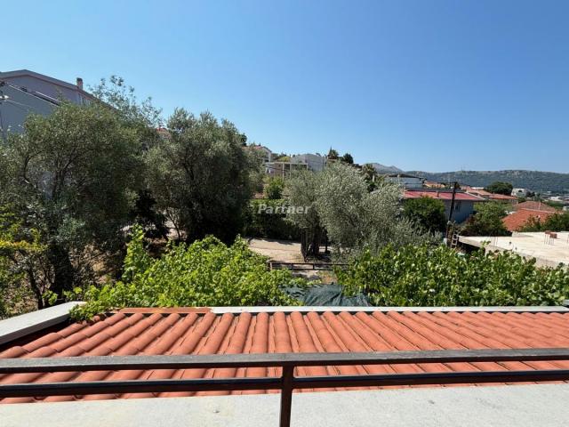 Haus 208 m2, Bjelisi