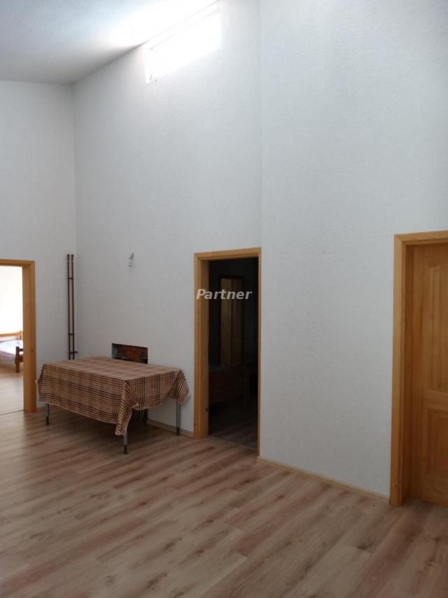 House with business premises in the Zaljevo settlement